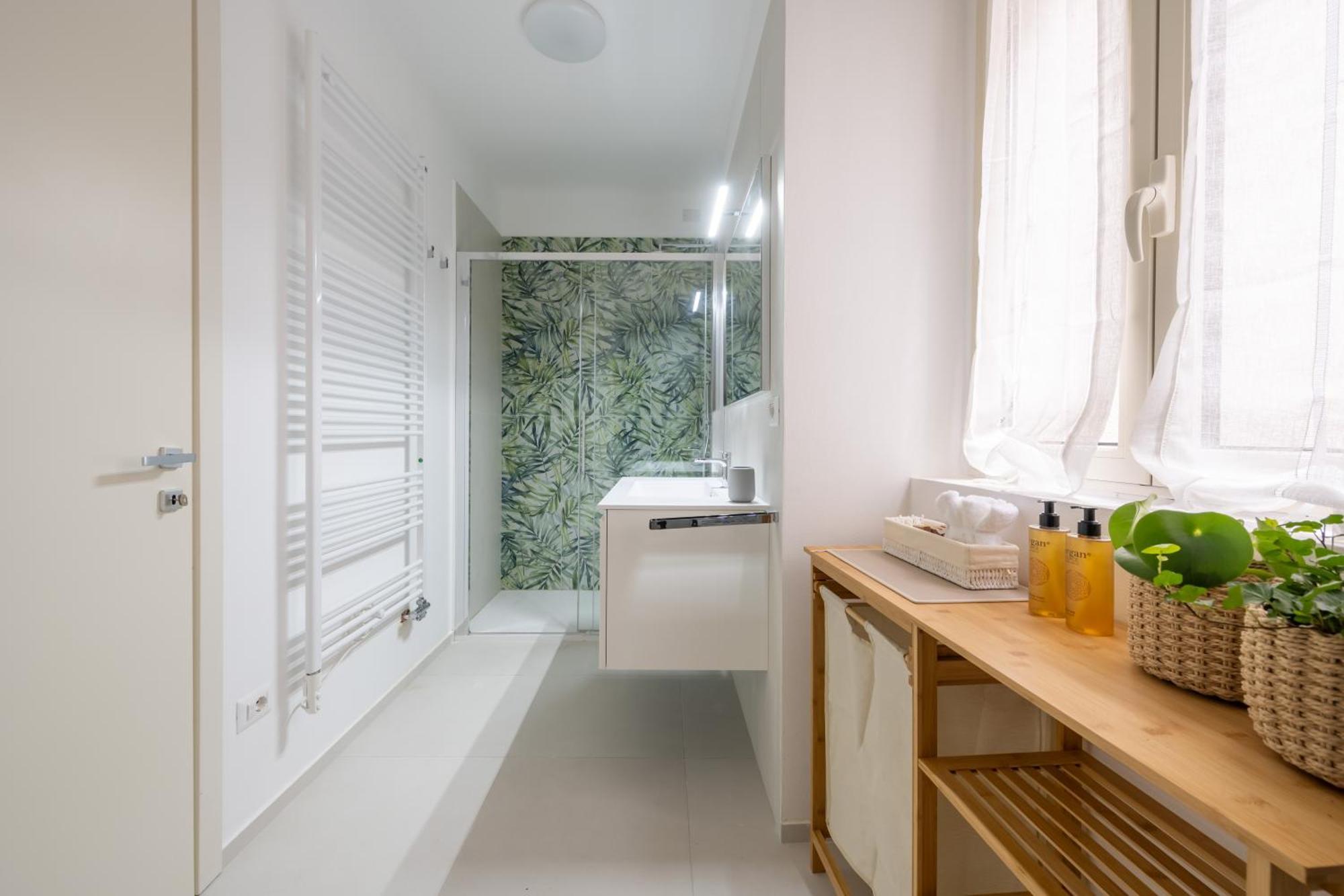New Stone House Lake View - 1 レッツェノ エクステリア 写真