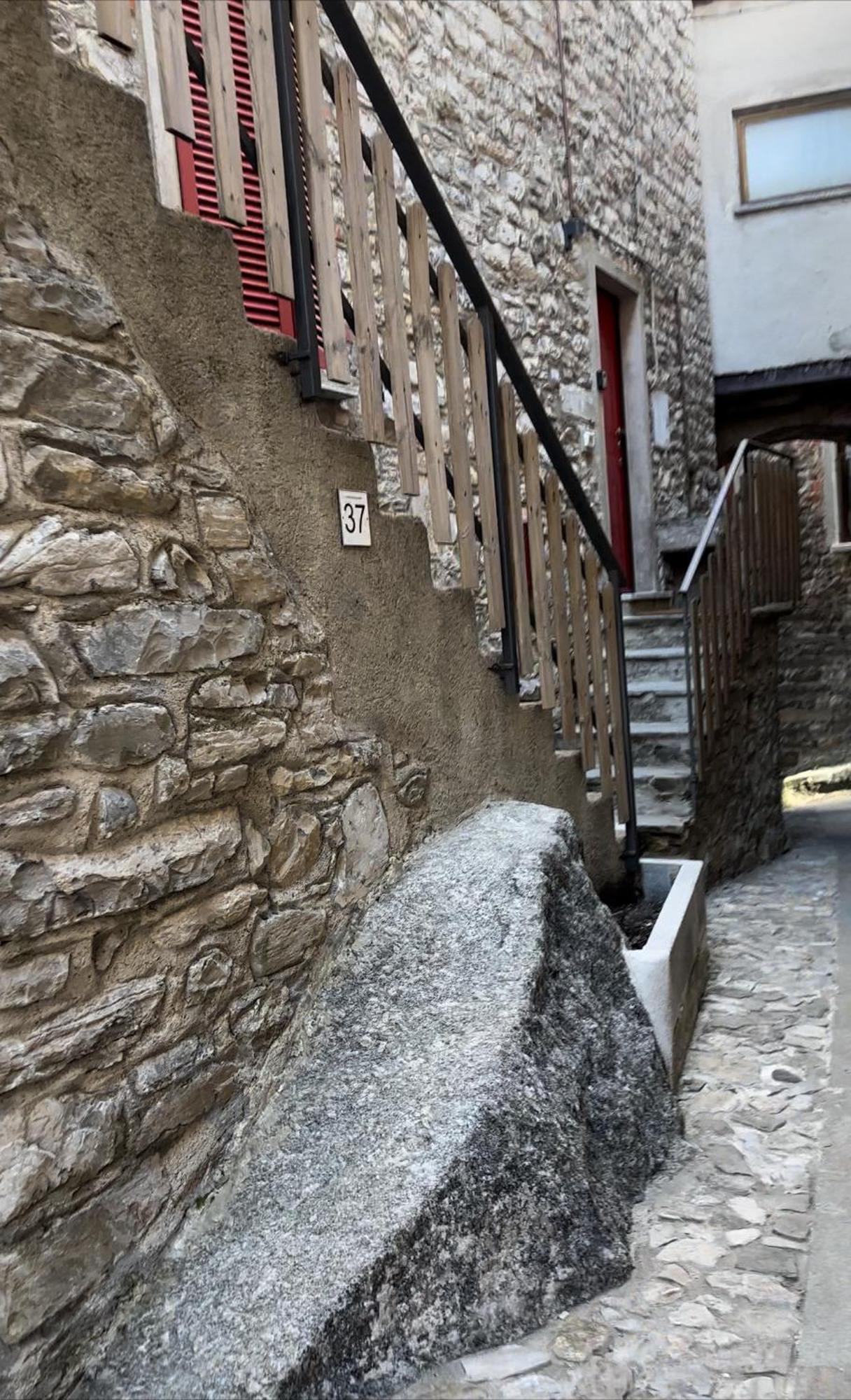 New Stone House Lake View - 1 レッツェノ エクステリア 写真